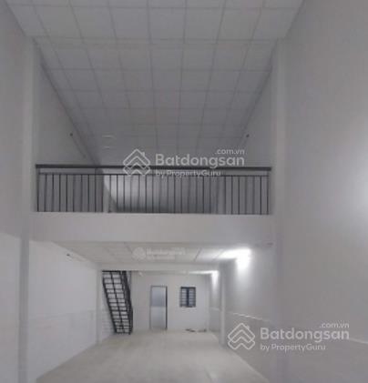 Cho thuê nhà 4x30m cấp 4 gác lửng y hình, hẻm 8m phạm đăng giảng