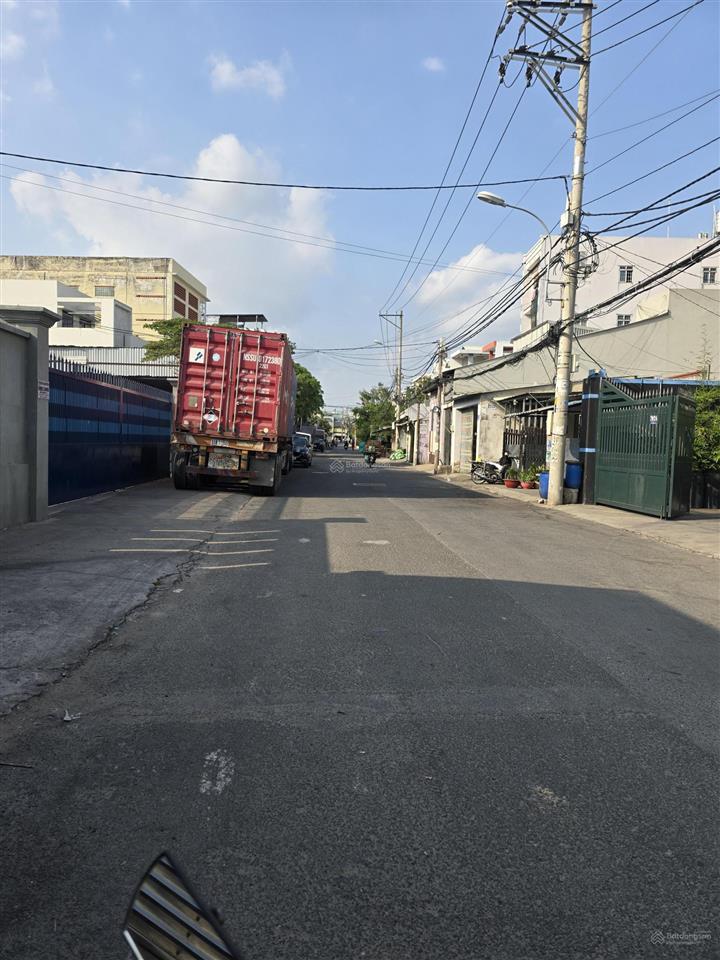 Cho thuê kho,xưởng 400m giá 32tr/t, đ xe công vào 24/24 ngay ngã tư gò mây