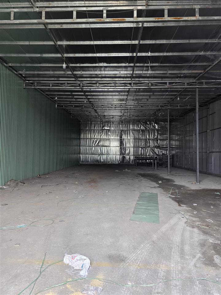 Cho thuê kho,xưởng 400m giá 32tr/t, đ xe công vào 24/24 ngay ngã tư gò mây