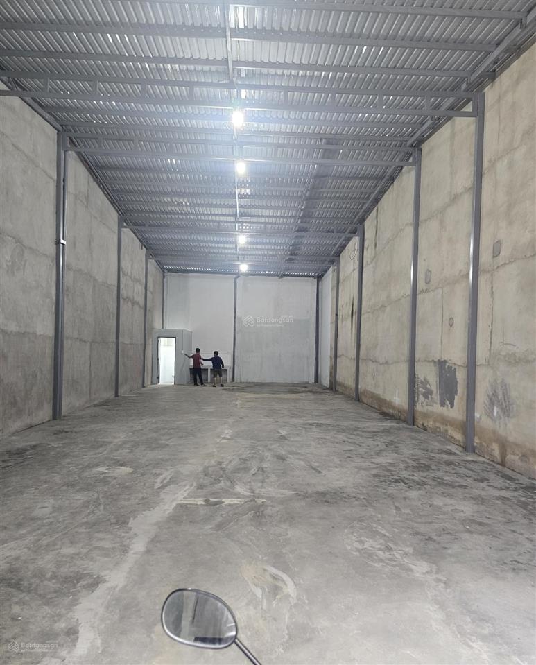 Cho thuê kho, xưởng 8x25m giá 16tr/t, gần eon tân phú