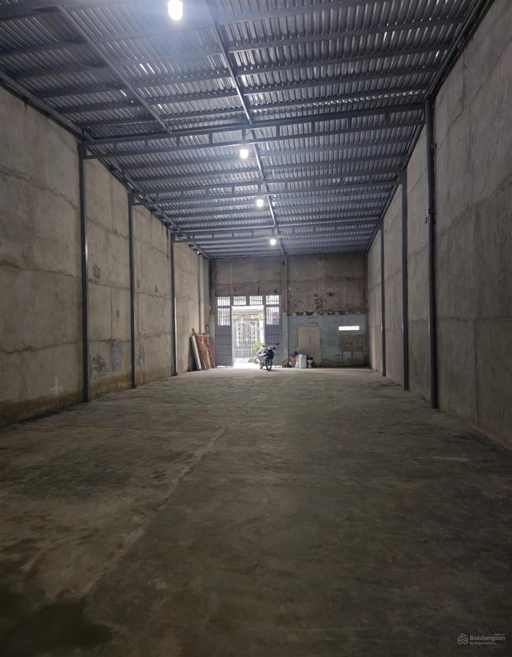Cho thuê kho, xưởng 8x25m giá 16tr/t, gần eon tân phú