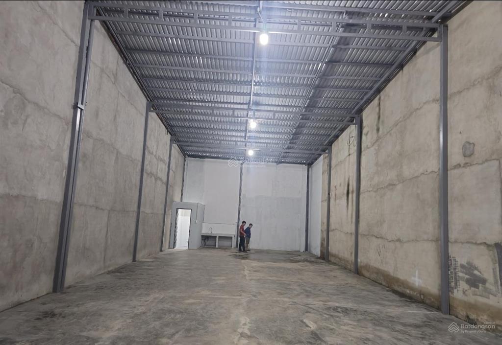 Cho thuê kho, xưởng 8x25m giá 16tr/t, gần eon tân phú