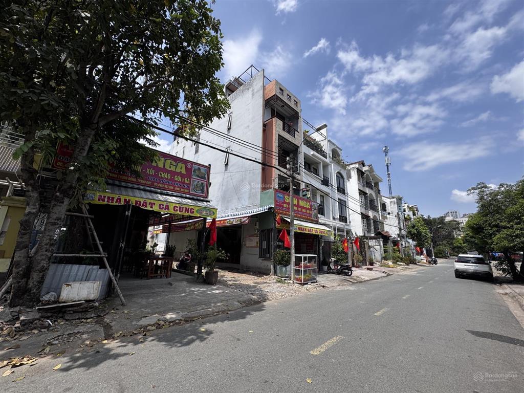 Cho thuê đất có nhà cấp 4 300m2 góc 3 mặt tiền siêu đẹp nguyễn duy trinh quận 2 hcm