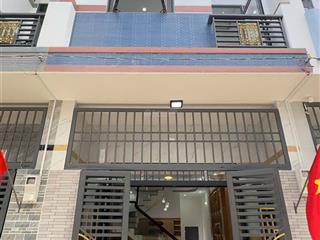 Bán nhà sổ chung lầu trệt mới xây . toạ lạc tại thái hoà, tân uyên ( nay là tân khánh, tp hcm . )