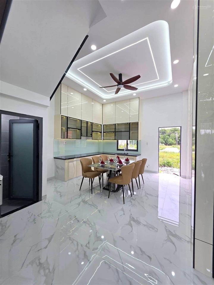 Chỉ 3,3 tỷ nhà đẹp gần kcn nam tân uyên tp  hcm. có thể khai thác cho thuê khoảng 10 triệu/tháng