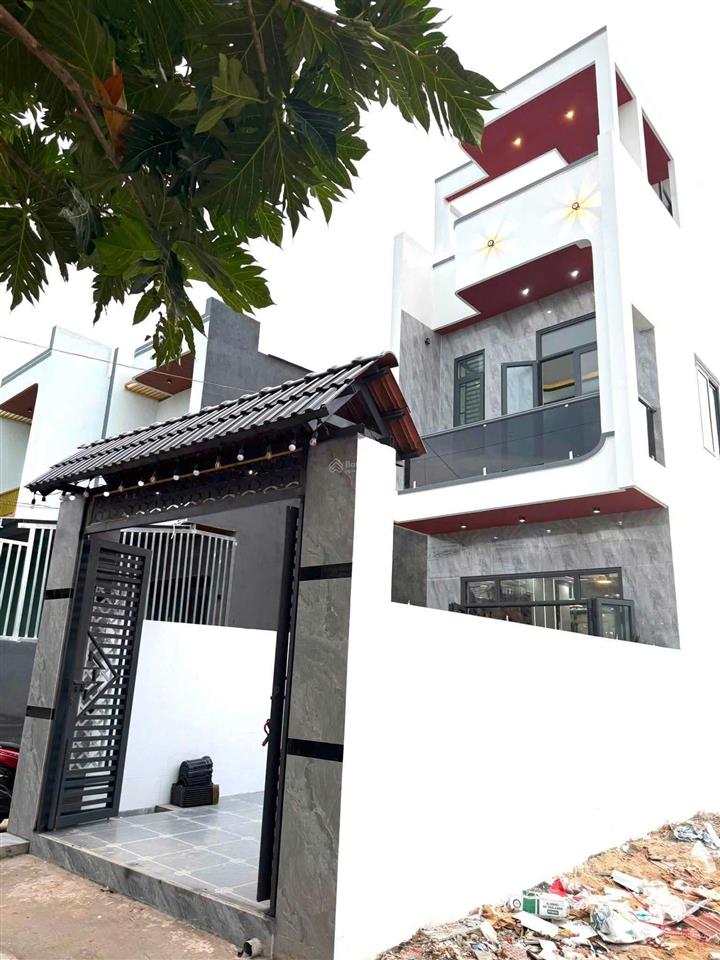 Nhà sổ hồng riêng 2 lầu 1 trệt 4 phòng ngủ sân xe hơi, mặt tiền diện tích rộng giá tốt