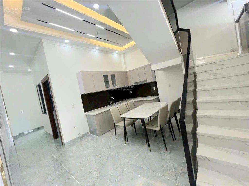 Bán gấp nhà mới full nội thất chỉ 2 tỷ 5** phường tân uyên, tp.hcm