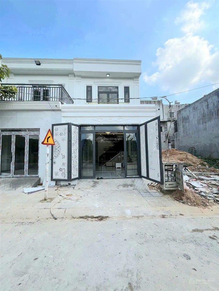Bán gấp nhà mới full nội thất chỉ 2 tỷ 5** phường tân uyên, tp.hcm