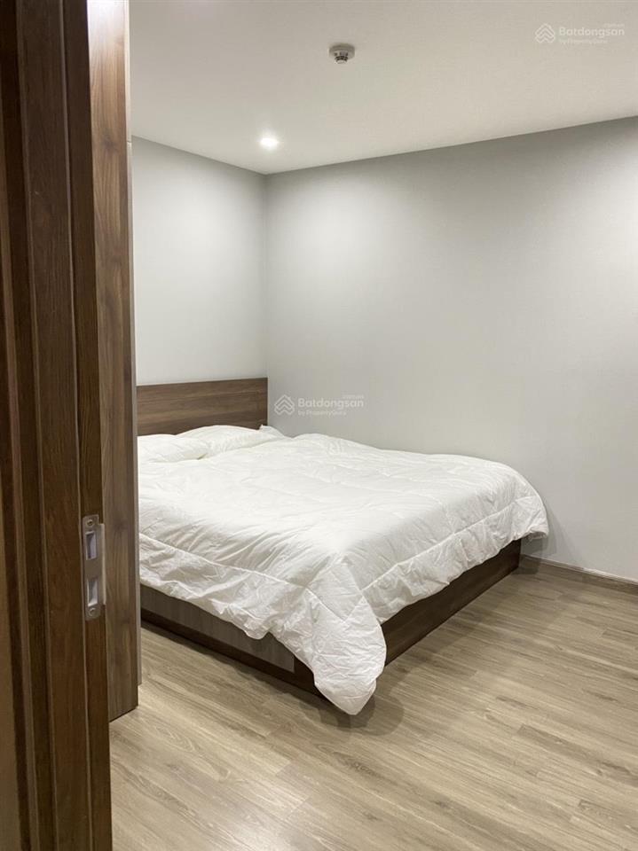 Bán căn 2pn hướng đông bắc giá 5 tỷ,  091383888