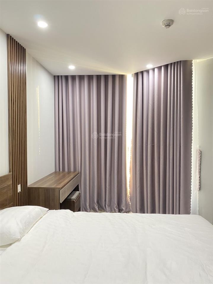 Bán căn 2pn hướng đông bắc giá 5 tỷ,  091383888