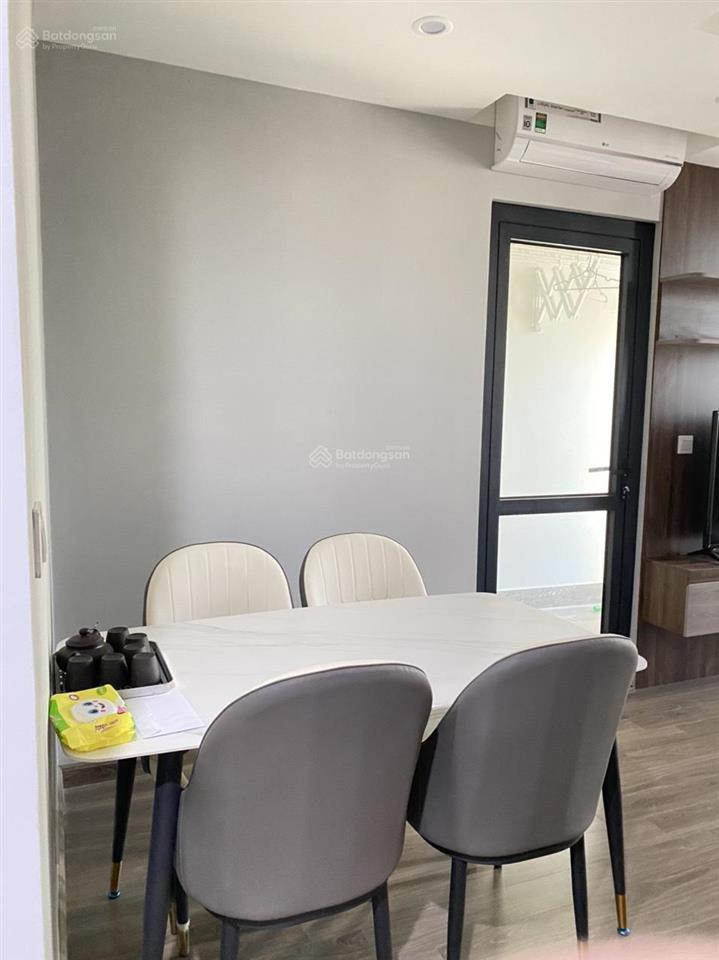 Bán căn 2pn hướng đông bắc giá 5 tỷ,  091383888