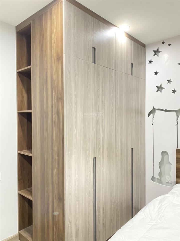 Bán căn 2pn hướng đông bắc giá 5 tỷ,  091383888