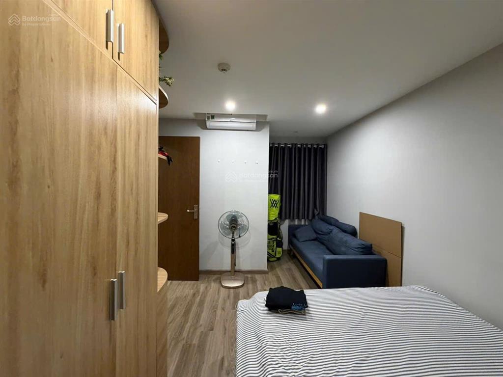 Bán căn 64m thông thủy tầng trung view đông nam mát, giá 5.4tỷ, đang cho thuê 14tr/  0901 383 ***