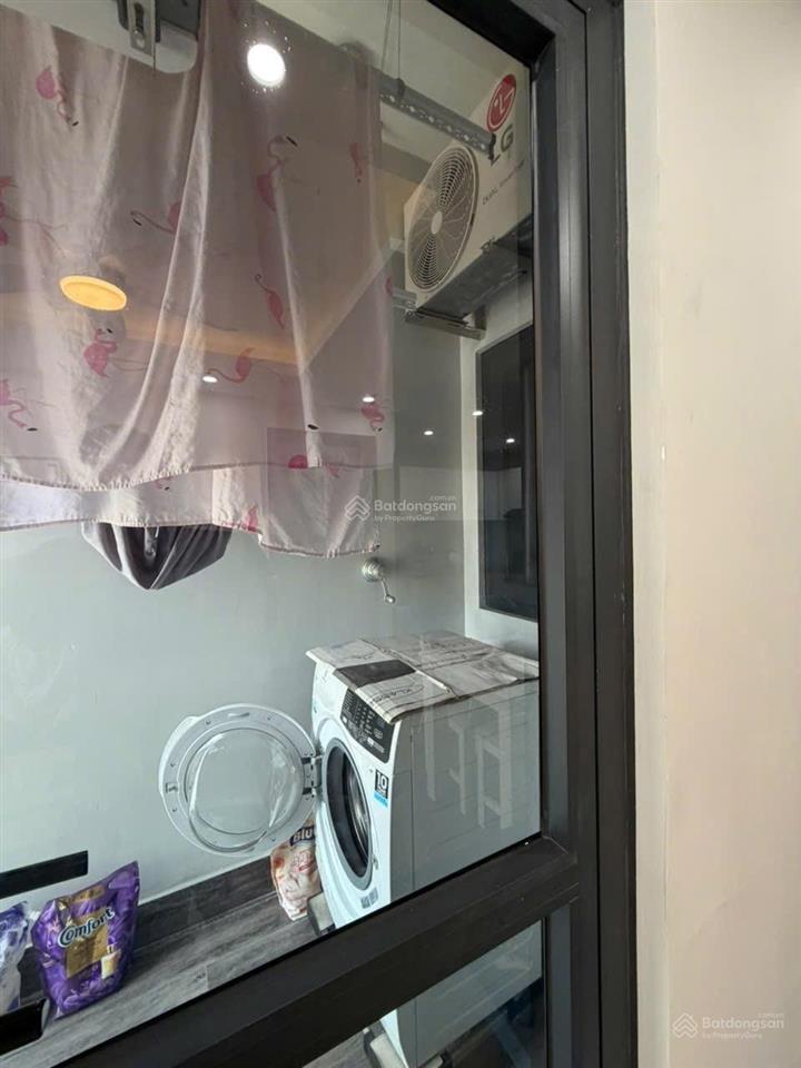 Bán căn 64m thông thủy tầng trung view đông nam mát, giá 5.4tỷ, đang cho thuê 14tr/  0901 383 ***