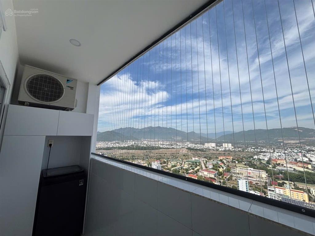 Bán căn góc 1 phòng ngủ riêng biệt giá 2,750 tỷ, nhà mới tinh, có bên muốn thuê 1415tr/tháng