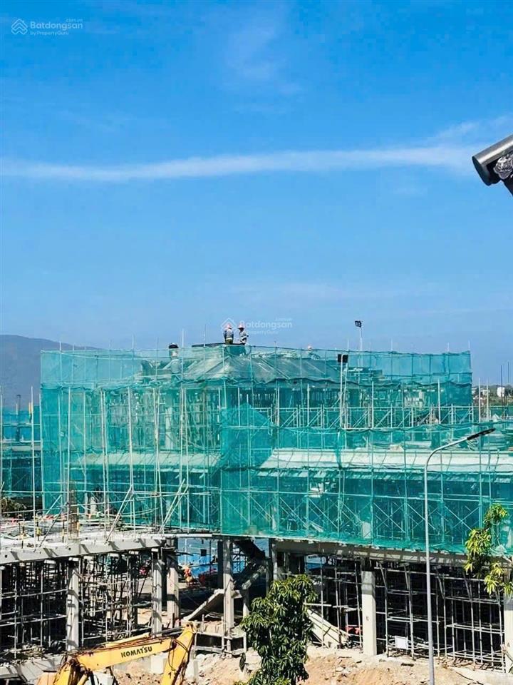 Bán căn 91m2 góc xẻ khe liền kề 4 tầng lâu dài giá chỉ 14,6 tỷ,  0901 383 ***