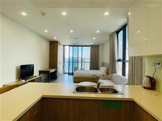 Kẹt tiền bán căn 65m loại 1 pn + view đông nam giá 3.7 tỷ , rẻ hơn thị trường mấy trăm triệu
