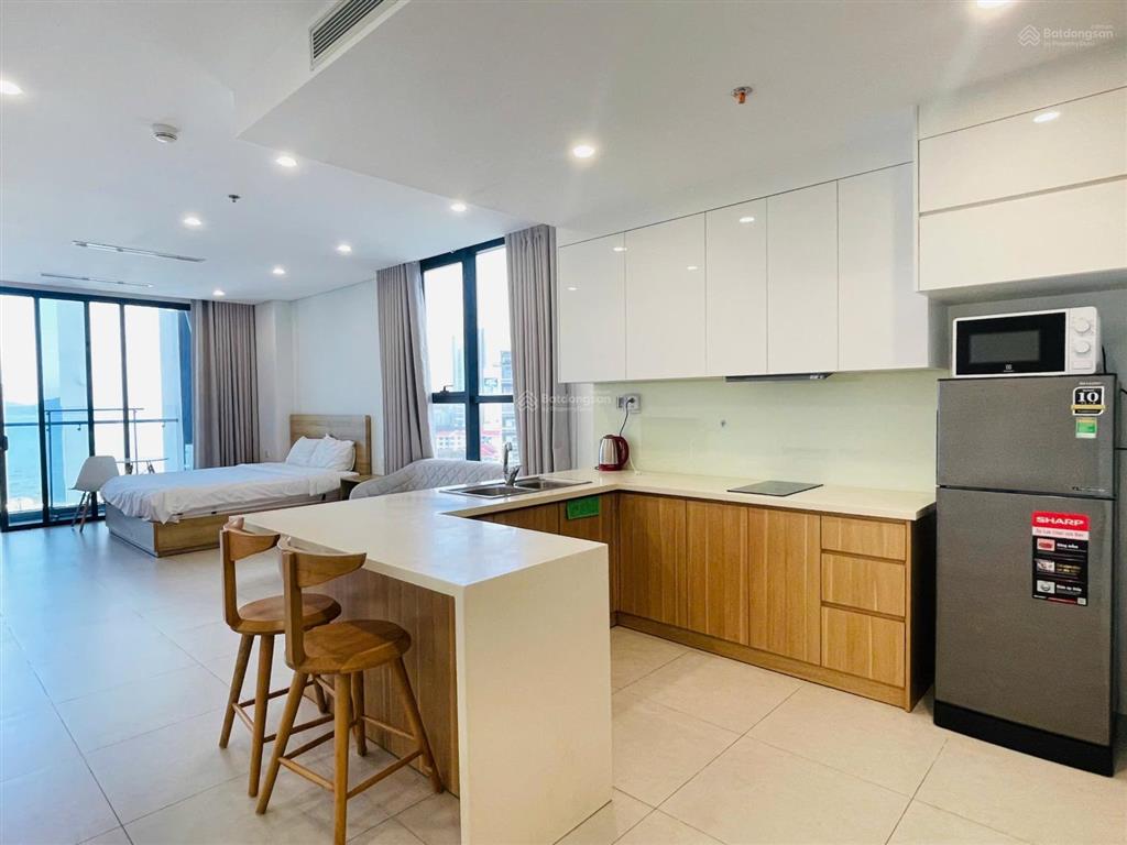 Kẹt tiền bán căn 65m2 loại 1 pn + view đông nam giá 3,7 tỷ, rẻ hơn thị trường mấy trăm triệu