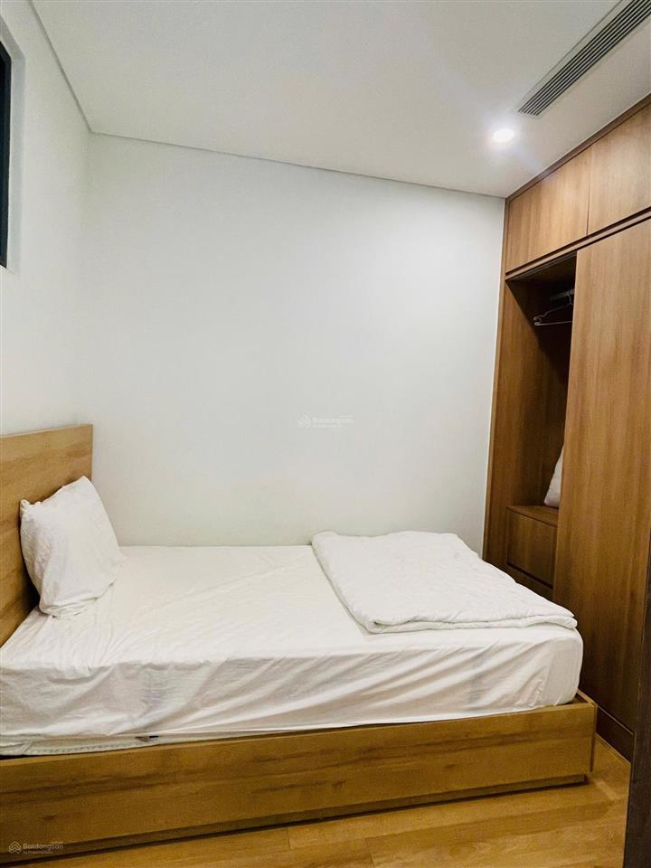 Kẹt tiền bán căn 65m2 loại 1 pn + view đông nam giá 3,7 tỷ, rẻ hơn thị trường mấy trăm triệu