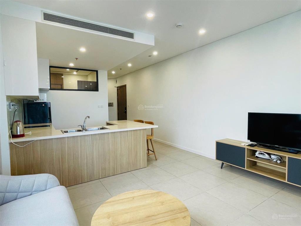 Kẹt tiền bán căn 65m2 loại 1 pn + view đông nam giá 3,7 tỷ, rẻ hơn thị trường mấy trăm triệu
