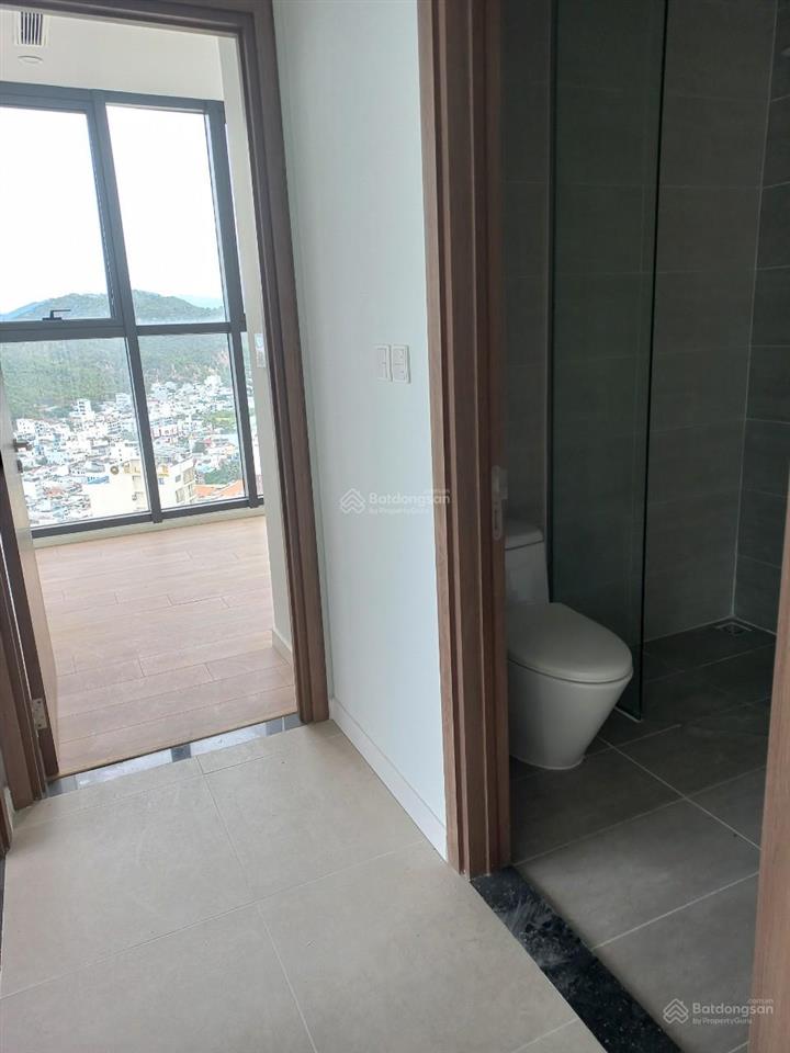 Bán căn 2pn view đông nam (hướng mát) giá 6,9 tỷ, căn hộ đang cho thuê 0901 383 ***