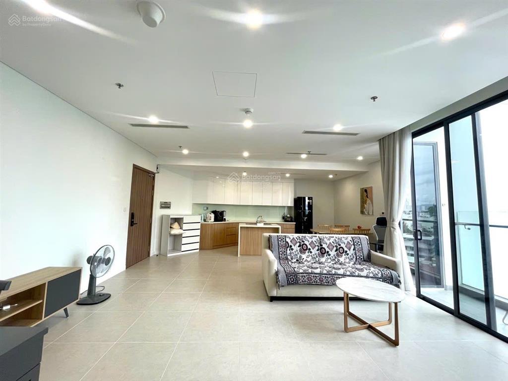 Bán căn 2 phòng ngủ view đông nam, đang có dòng tiền 20tr/tháng  0901 383 ***