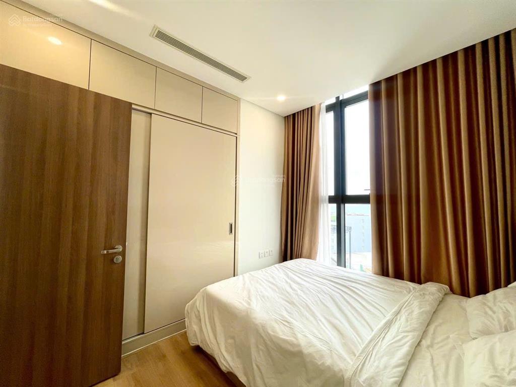Bán căn 2 phòng ngủ view đông nam, đang có dòng tiền 20tr/tháng  0901 383 ***