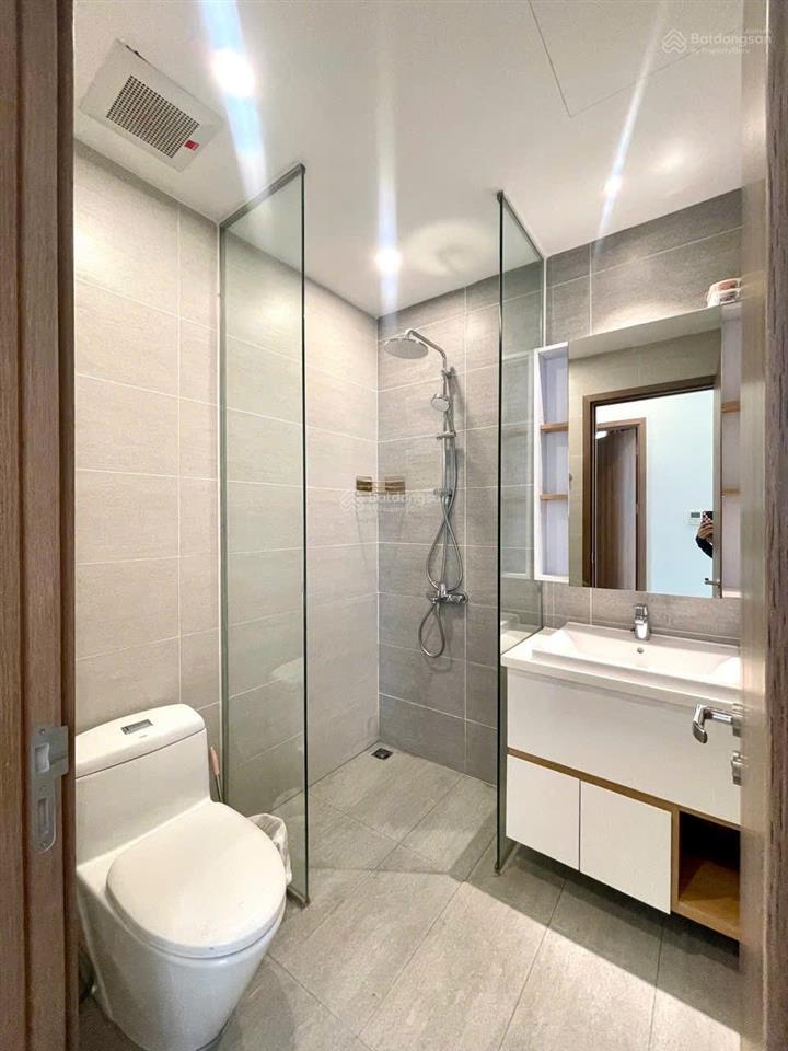 Bán căn 2 phòng ngủ view đông nam, đang có dòng tiền 20tr/tháng  0901 383 ***