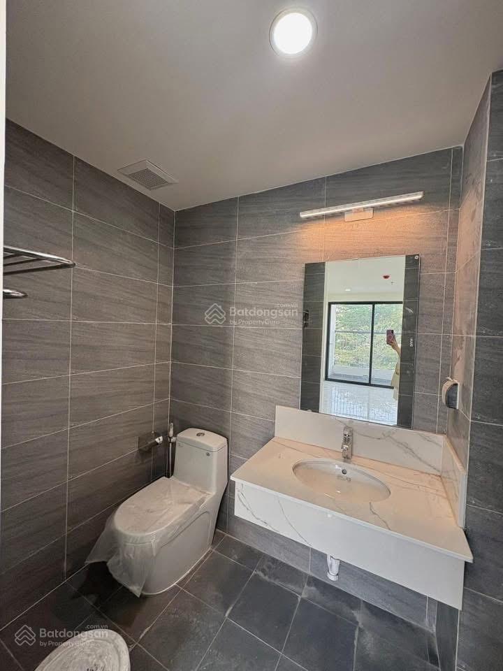 Bán căn 2 phòng ngủ nội thất chủ đầu tư, mới giá lỗ chỉ 2.740 tỷ  0901 383 ***
