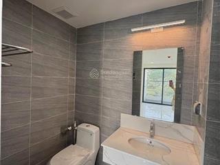 Bán căn 2 phòng ngủ nội thất chủ đầu tư, mới giá lỗ chỉ 2.740 tỷ  0901 383 ***
