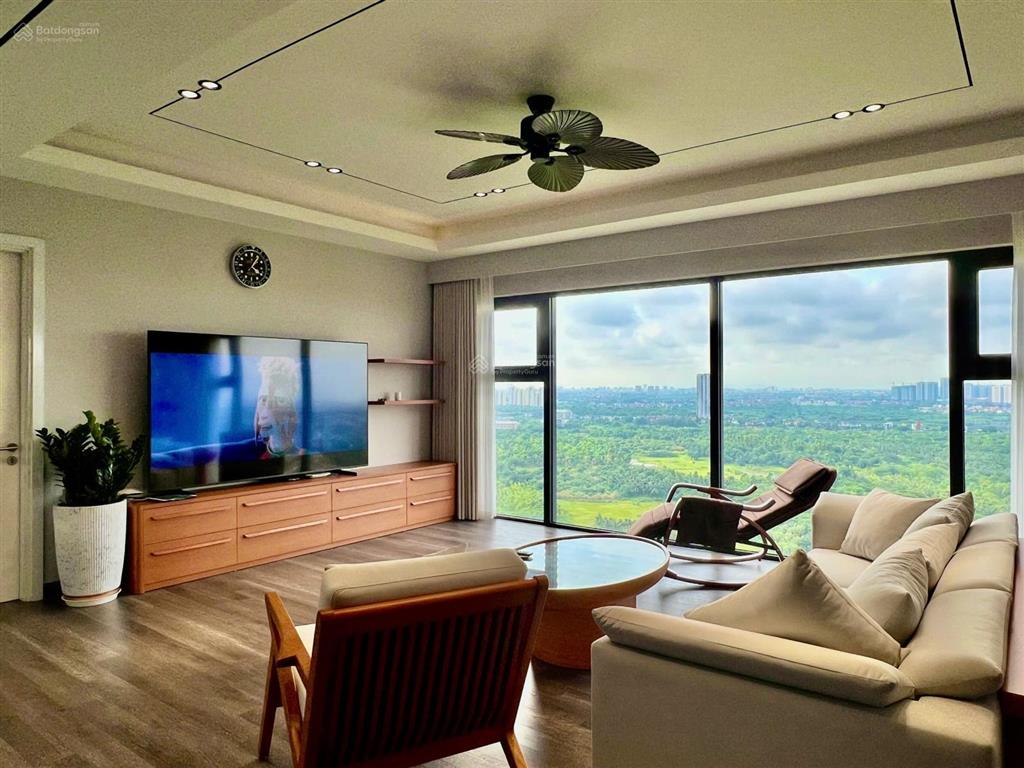 Bán căn hộ sky villas, thang máy riêng, view toàn bộ sân golf 18 hố, giá 20 tỷ thương lượng