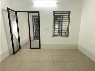 Chính chủ bán nhà ngõ 230 định công thượng, ngõ 3 gác, dt 64m2, mt 4m, 2 tầng, giá 3,7 tỷ