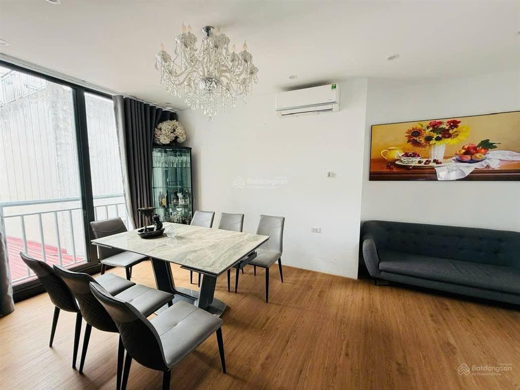 Trần cung  cầu giấy. 92m2 x 7 tầng  mặt tiền 4m  giá 14,5 tỷ đang cho thuê 45tr/th
