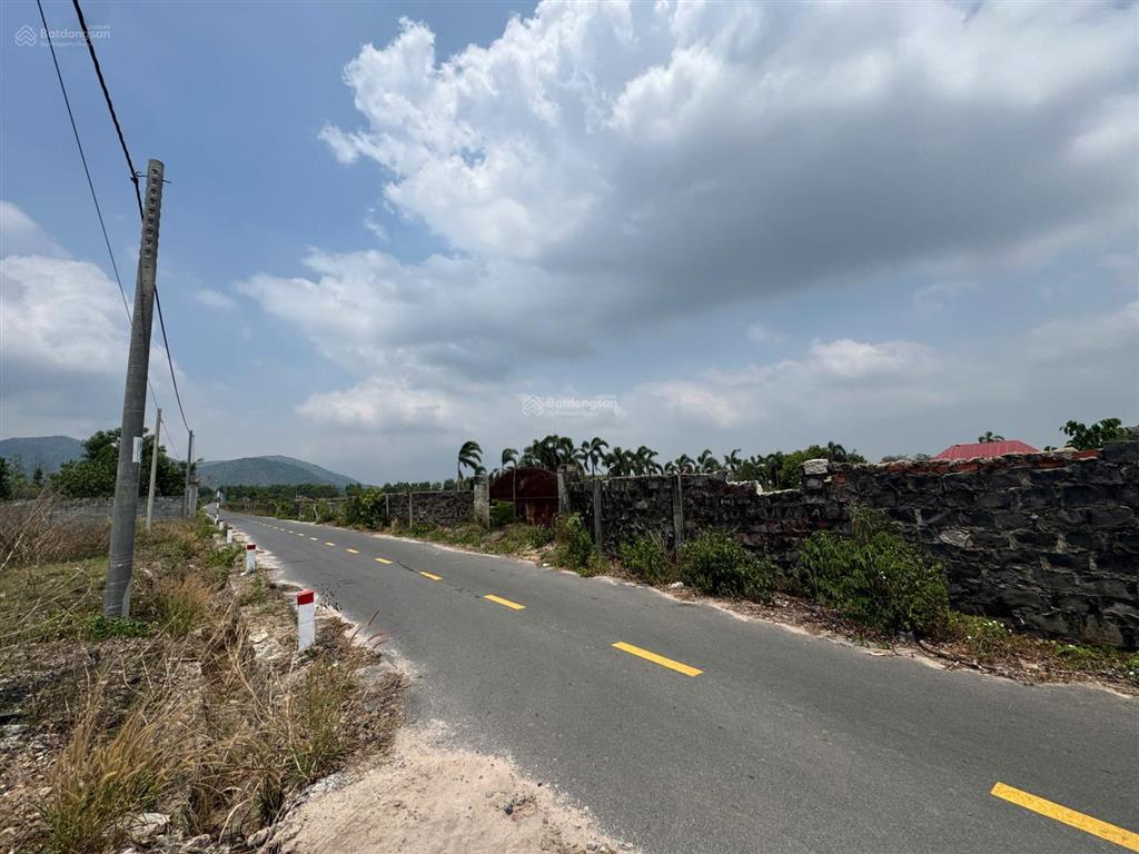 Bán gấp đất lô gốc tại xã châu pha, phú mỹ, 5,9 triệu / m2