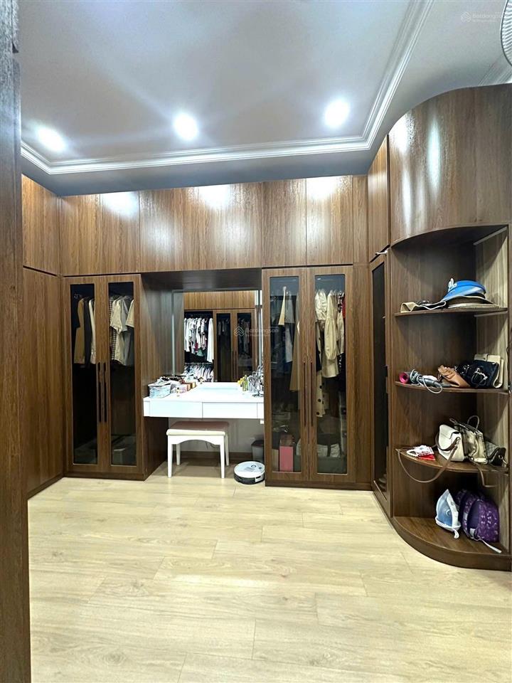 Chính chủ hạ giá 1 tỷ bán gấp nhà mặt đường số, ô tô 7 chỗ ngủ trong nhà