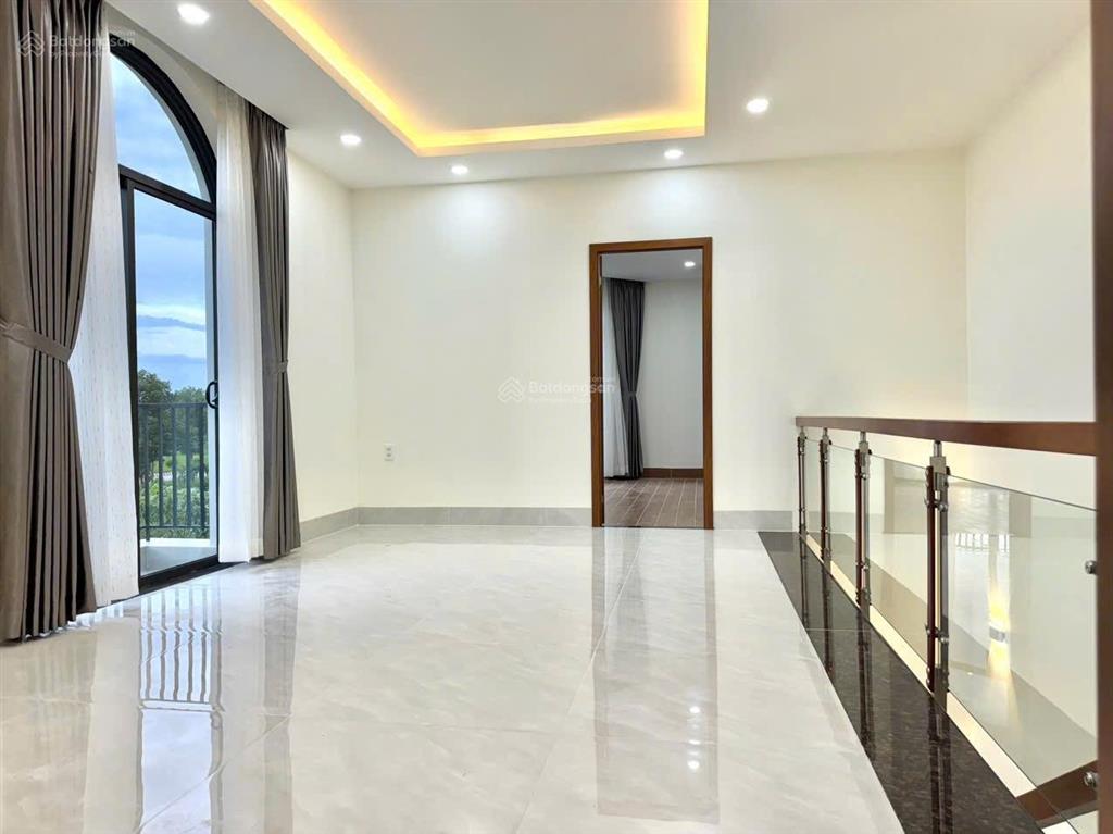 Cho thuê căn góc 3 mặt tiền ngay aeon tân an  long an