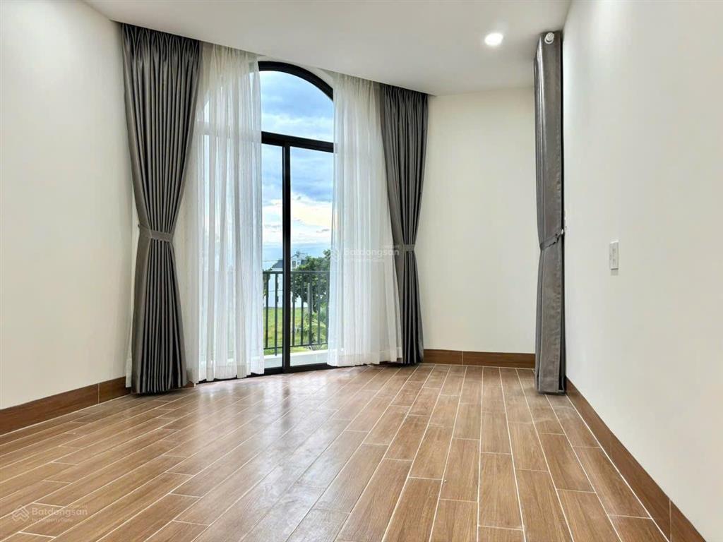 Cho thuê căn góc 3 mặt tiền ngay aeon tân an  long an