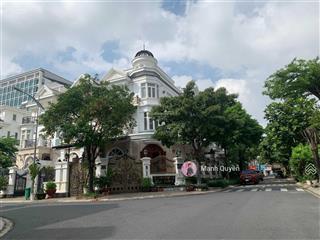 Biệt thự góc 2 mặt tiền vị trí top 1 khu cityland garden hills, dt 10x20m, nội thất đẳng cấp