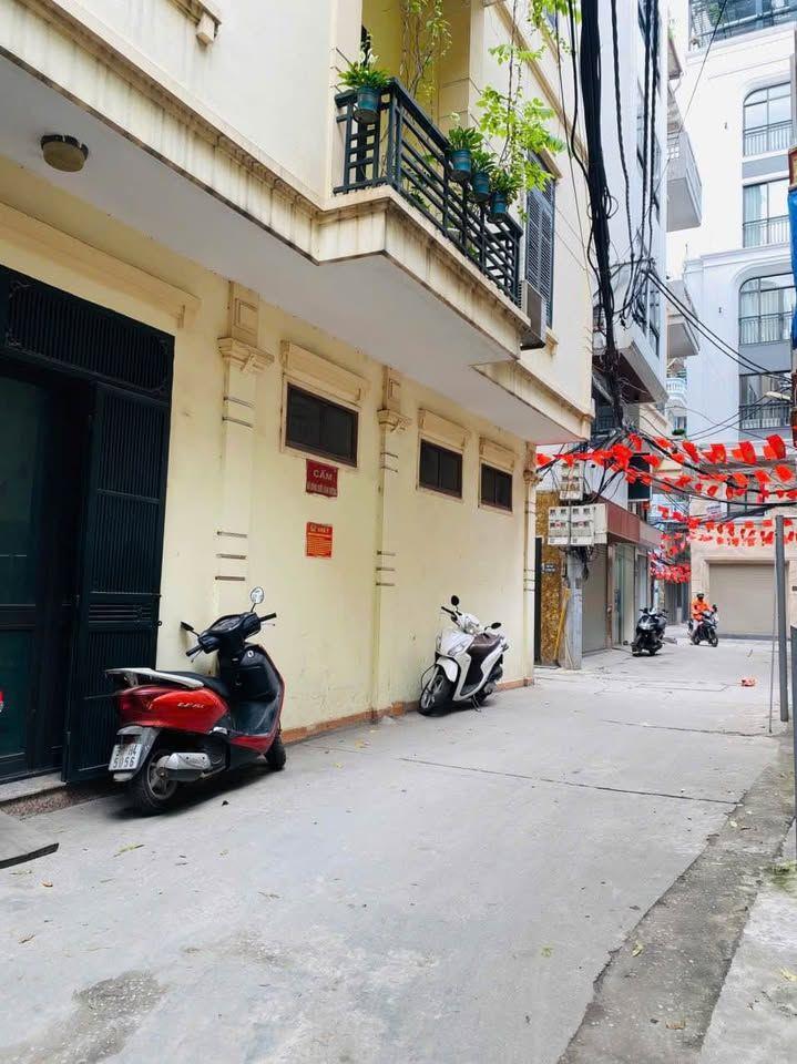 BÁN NHÀ PHÂN LÔ TÔ VĨNH DIỆN THANH XUÂN GARA Ô TÔ GIÁ 12,5 TỶ