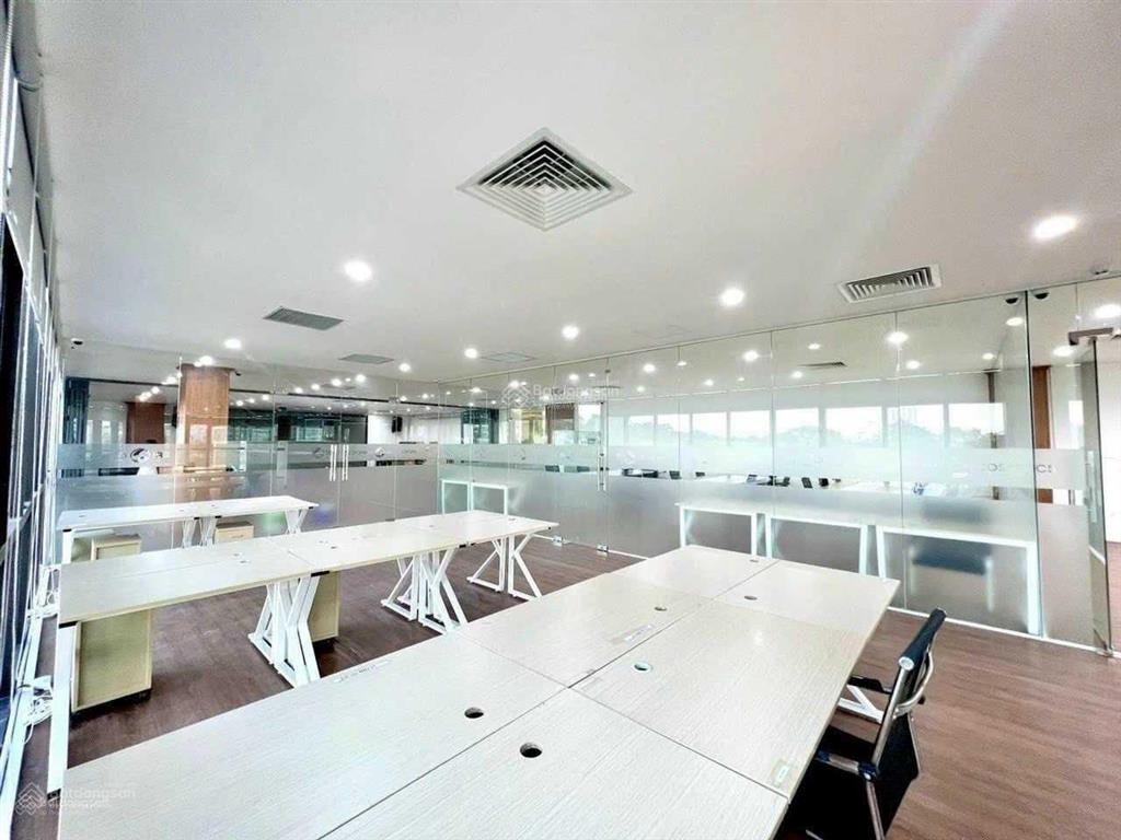 Cần cho thuê 150m2 làm văn phòng tại phố duy tân giá 28 triệu/tháng.  0987 951 ***
