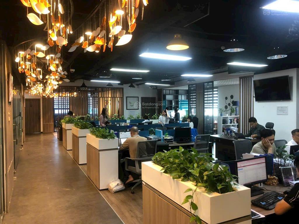 Chính chủ cần cho thuê 490m2 tại mặt phố hoàng đạo thúy giá từ 260 ng/1m2/1 tháng
