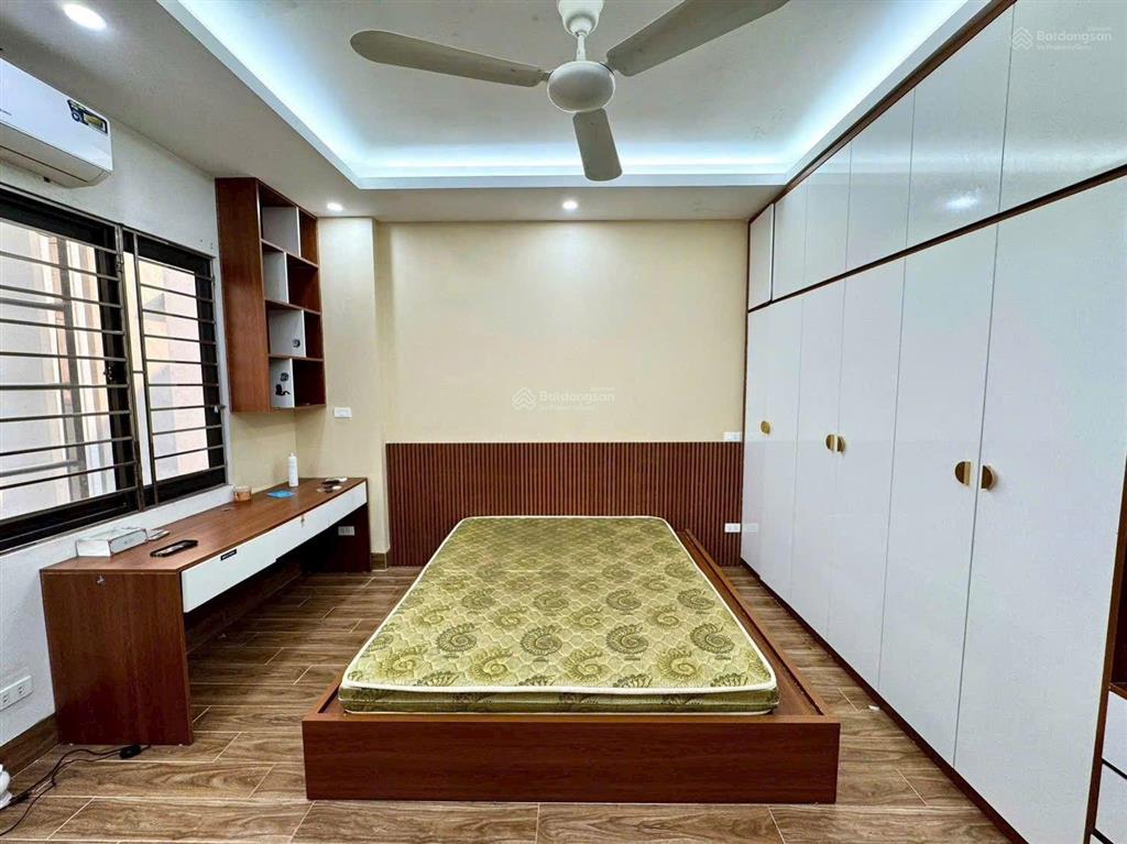 Nhà mới cực đẹp phố võ chí công, tây hồ. dt 38m2, 6 tầng thang máy, ngõ to rộng, hai mặt thoáng.