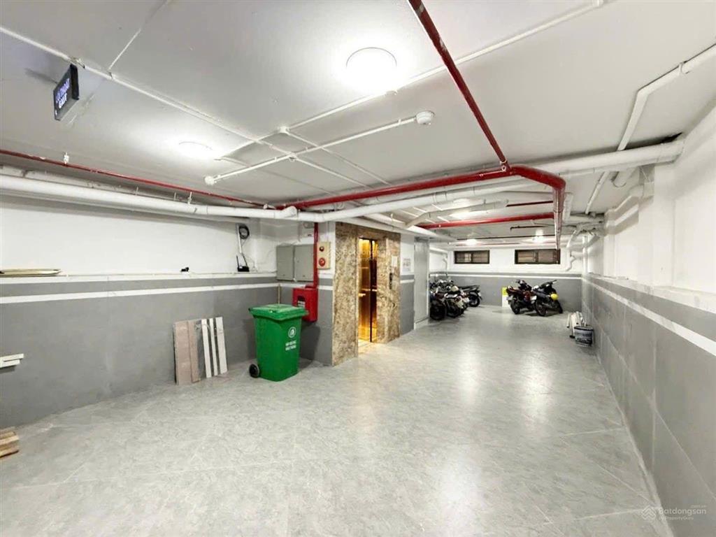 Hoa hậu dòng tiền phố chùa láng, đống đa. diện tích 102m2, 10 tầng, mt 6m, 35 phòng, oto tránh.