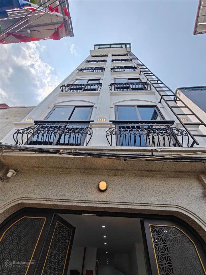 Gà đẻ trứng vàng cạnh đh tài nguyên môi trường phố phú diễn. dt63m2x7t, thang máy, 16 phòng, oto đỗ