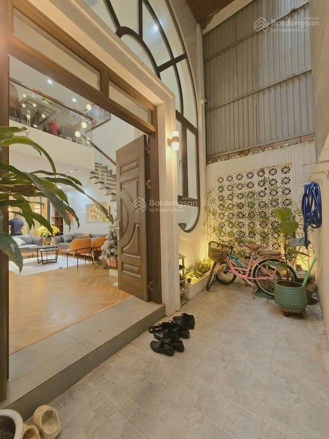 Biệt thự mini siêu xinh phố cổ nhuế, bắc từ liêm. dt50m2x5t, cách phố chỉ 20m, tặng full nội thất.