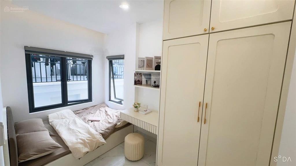 Tòa nhà mặt phố mới tinh phố thái thịnh, đống đa. dt 90m², 8 tầng, thang máy, 25 phòng, lô góc.