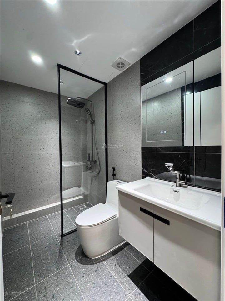 Nhà mới phố xuân thủy, cầu giấy. dt38m2x7t, thang máy, ngõ thông kinh doanh, chỉ 20m ra phố.