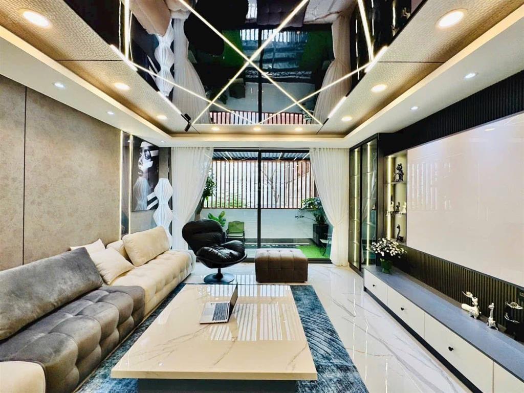 Nhà mới phố xuân thủy, cầu giấy. dt38m2x7t, thang máy, ngõ thông kinh doanh, chỉ 20m ra phố.