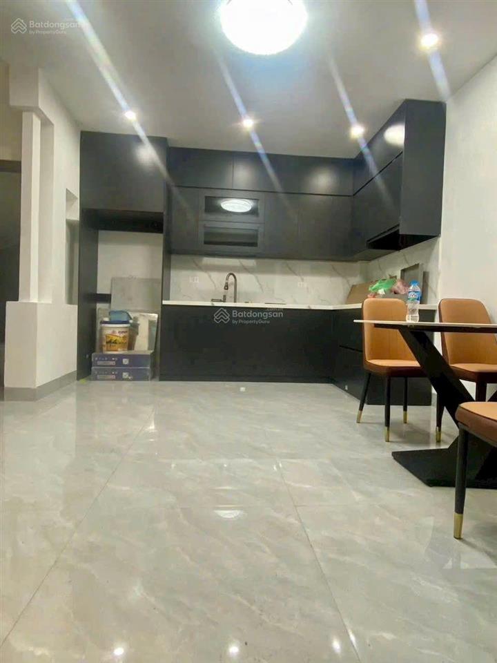 Nhà cực đẹp phố yên hoà, cầu giấy. dt33m2, 5 tầng, lô góc 3 mặt thoáng, tặng full nội thất cao cấp.