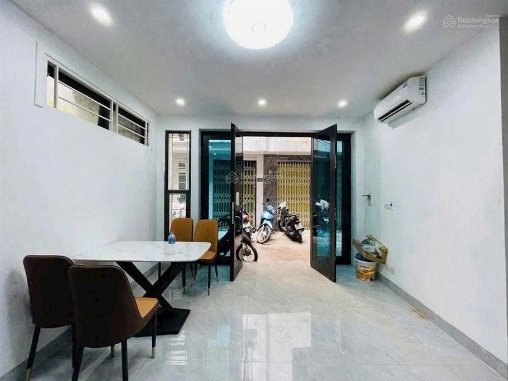 Nhà cực đẹp phố yên hoà, cầu giấy. dt33m2, 5 tầng, lô góc 3 mặt thoáng, tặng full nội thất cao cấp.